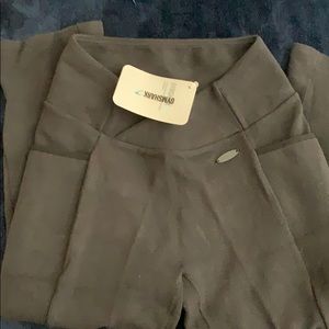 Gym shark poised leggings. Leggings have pockets